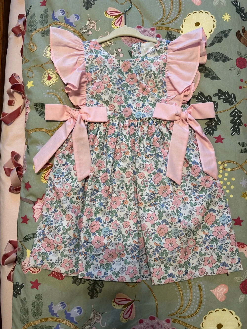 Girls 2T pink floral ruffle dress with side bows